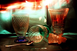 bicchieri, cucchiaino, vetro, tre, tappo, cucchiaio, rosso, calici, tavolo, bicchiere, riflessi