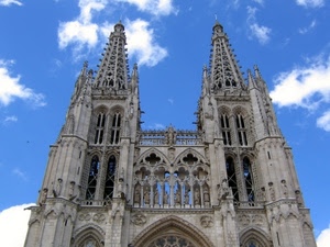 gotico, guglie, chiesa, nuvole, cattedrale, archi, duomo, facciata, cielo, campanili, finestre, torri