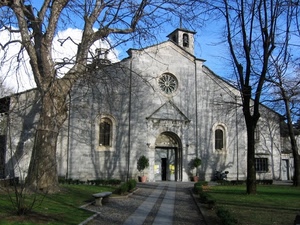 chiesa, alberi, panchina, rosone, campanile, strada, finestre, rami