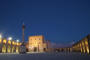 piazza, archi, chiesa, portici, luci, blu, monumento, notte, sera