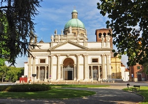 cupola, chiesa, statue, alberi, panchina, colonne, campanile, cielo, aiuole, foglie, aiuola, verde, giardino, panchine, cancelli