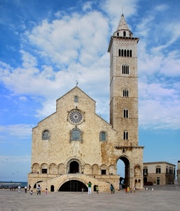chiesa, campanile, nuvole, cielo, rosone, piazza, mare, duomo, arco, finestre