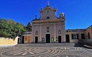 chiesa, piazza, statue, cielo, alberi, porte, scalini, facciata, pavimentazione