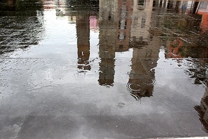 acqua, torri, pioggia, riflesso, riflessi, pozzanghera, case, gocce, campanile, piazza, città