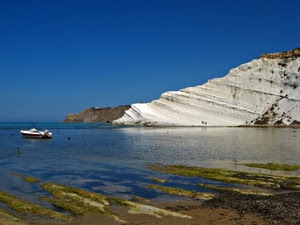 mare, barca, cielo, bianco, azzurro, scogliera, acqua, rocce, blu, scogli, montagna, costa, bianca