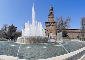fontana, castello, acqua, orologio, zampilli, milano, alberi, torri, torre, piazza, cielo, bandiere, sforzesco, spruzzi, piante, azzurro, mura