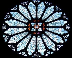 rosone, nero, raggi, cerchio, vetro, vetrata, rosso, celeste, archi, azzurro, rotondo, bianco, colori, vetri, geometrie, petali