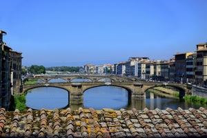 tegole, fiume, ponti, tetto, case, cielo, archi, azzurro, palazzi, ponte, acqua, riflessi, alberi, lungofiume, tetti, pilastri, finestre, arcate
