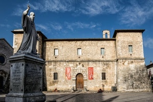 finestre, statua, museo, piazza, portone, monumento, palazzo, nuvole, cielo, chiesa, facciata, edificio, torri, arco