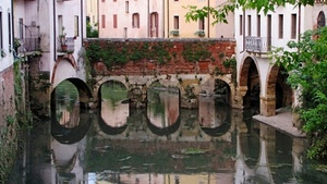 ponte, archi, riflessi, acqua, fiume, finestre, verde, balconi, case, riflesso, piante, mattoni, colonne, rami