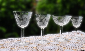 bicchieri, cristallo, tovaglia, quattro, vetro, calici, bianco, verde, uncinetto, ricamo, ricami, decorazioni