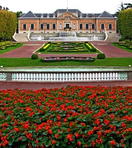 villa, fiori, balaustra, finestre, rosso, fontana, giardino, aiuole, alberi, verde, palazzo, piante, prato, parco, fontane, erba, acqua, begonie, scalinate, aiuola, colonnine, edificio