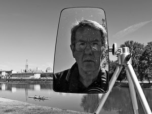 fiume, specchio, bianconero, riflesso, acqua, uomo, autoritratto, occhiali, cavalletto, canoa, ritratto