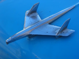 azzurro, aereo, ali, metallo, auto, automobile, cofano, modellino, ferro, acciaio, stemma, simbolo, celeste, particolare