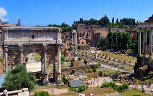 colonne, arco, ruderi, alberi, cielo, archeologia, rovine, persone, azzurro, roma, foro, turisti, verde, visitatori, antichità