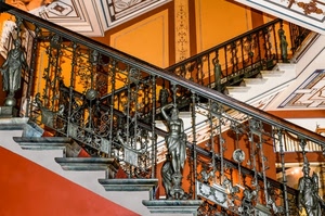 ringhiera, statue, scale, scala, scalini, ferro, gradini, corrimano, ringhiere, legno, decorazioni, marmo, geometrie, giallo, scalinata, arancione, rosso, diagonali