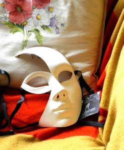 rosso, maschera, giallo, fiori, bianco, coperta, cuscino, nero, nastro, fiore, colori, occhi, naso