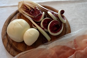 prosciutto, radicchio, tagliere, provola, formaggio, cibo, rosso, scamorza, mozzarella, insalata