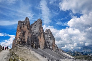 cime, nuvole, cielo, tre, persone, dolomiti, montagne, bianco, montagna, strada, azzurro, panorama, sentiero, lavaredo, rocce, roccia