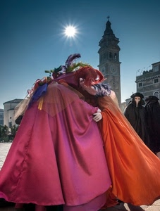 carnevale, maschere, campanile, sole, venezia, rosa, controluce, piume, costumi